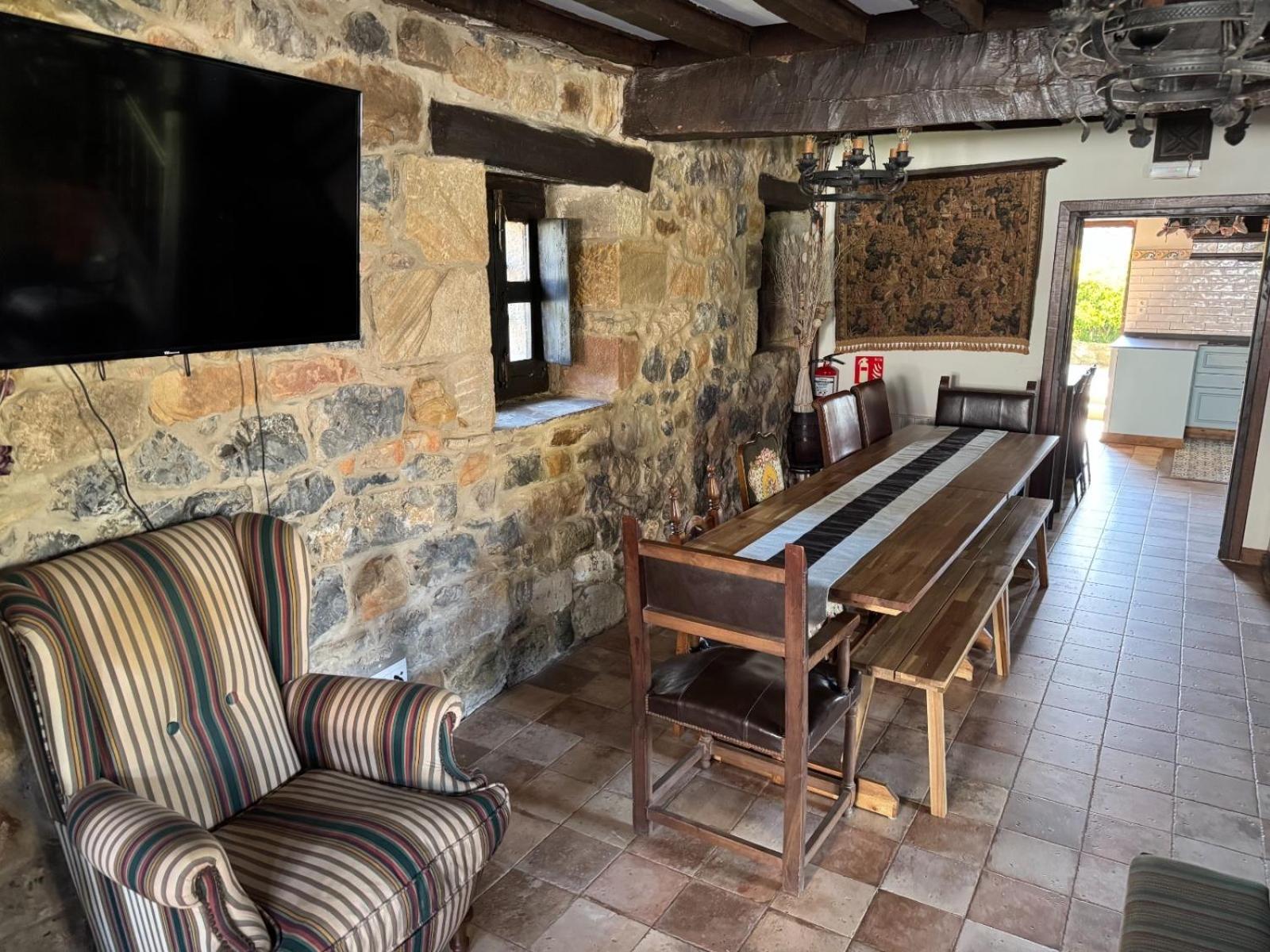 Espectacular Casa Rural En Castaneda Socobio Exterior photo